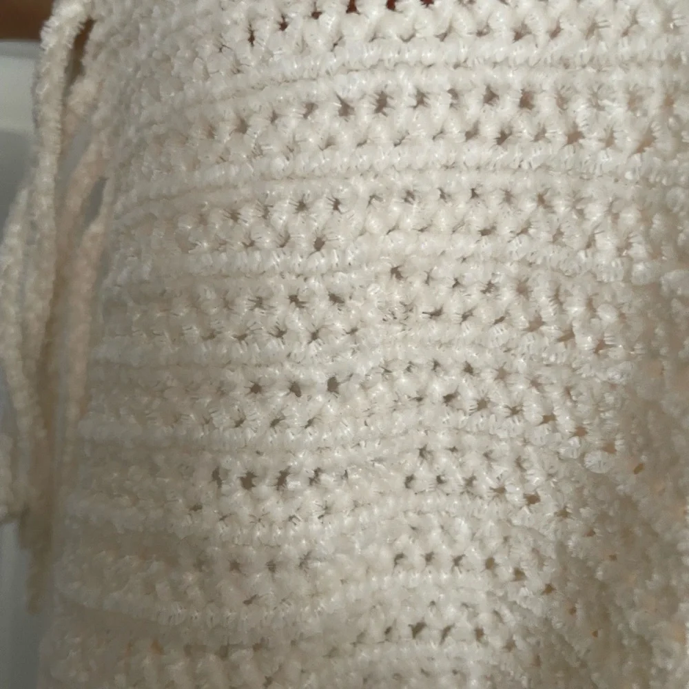 NWT Francesca’s Ivory Super Soft Crochet Fringe Scarf